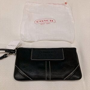 Coach Leather Black Wristlet 🆕 with tags